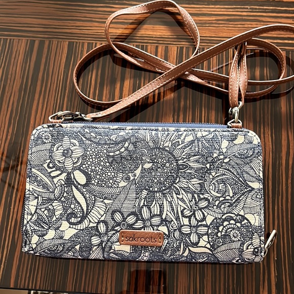 Sakroots crossbody bag/wallet - Picture 2 of 4